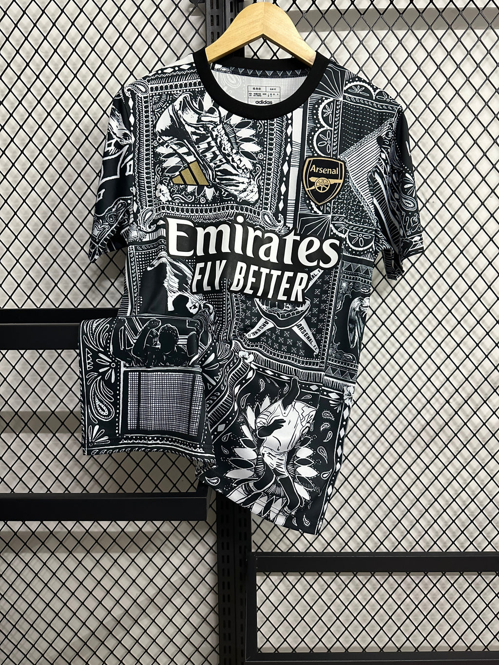 Arsenal Special Edition – Black & White Graphic Jersey